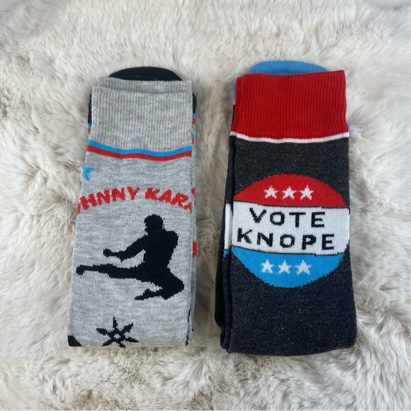 NWOT Parks and Rec Mens Vote Knope Socks 8-12 - Picture 1 of 3